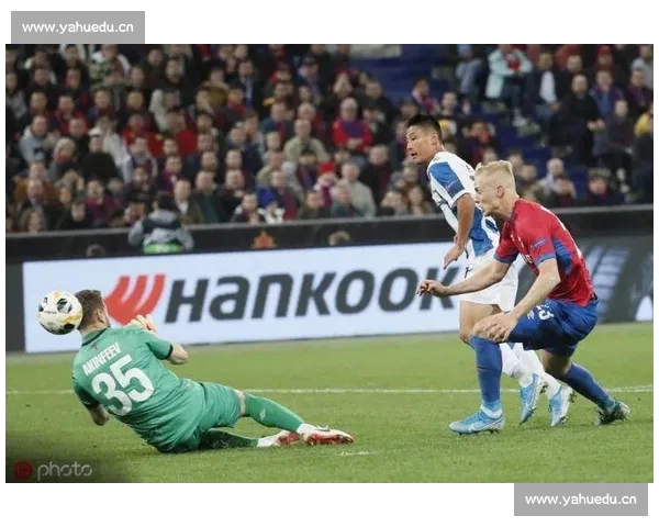 高清足球直播全程回放精彩瞬间尽在掌握球迷必备观看指南 - 副本 (2) - 副本